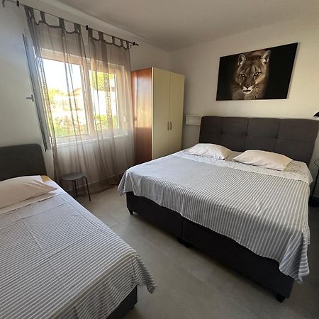 Apartments Iva Pakoštane Eksteriør bilde