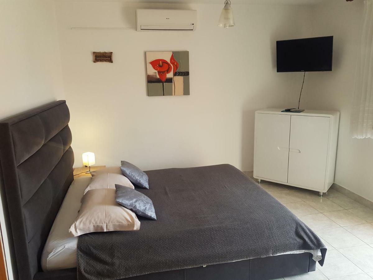 Apartments Iva Pakoštane Eksteriør bilde